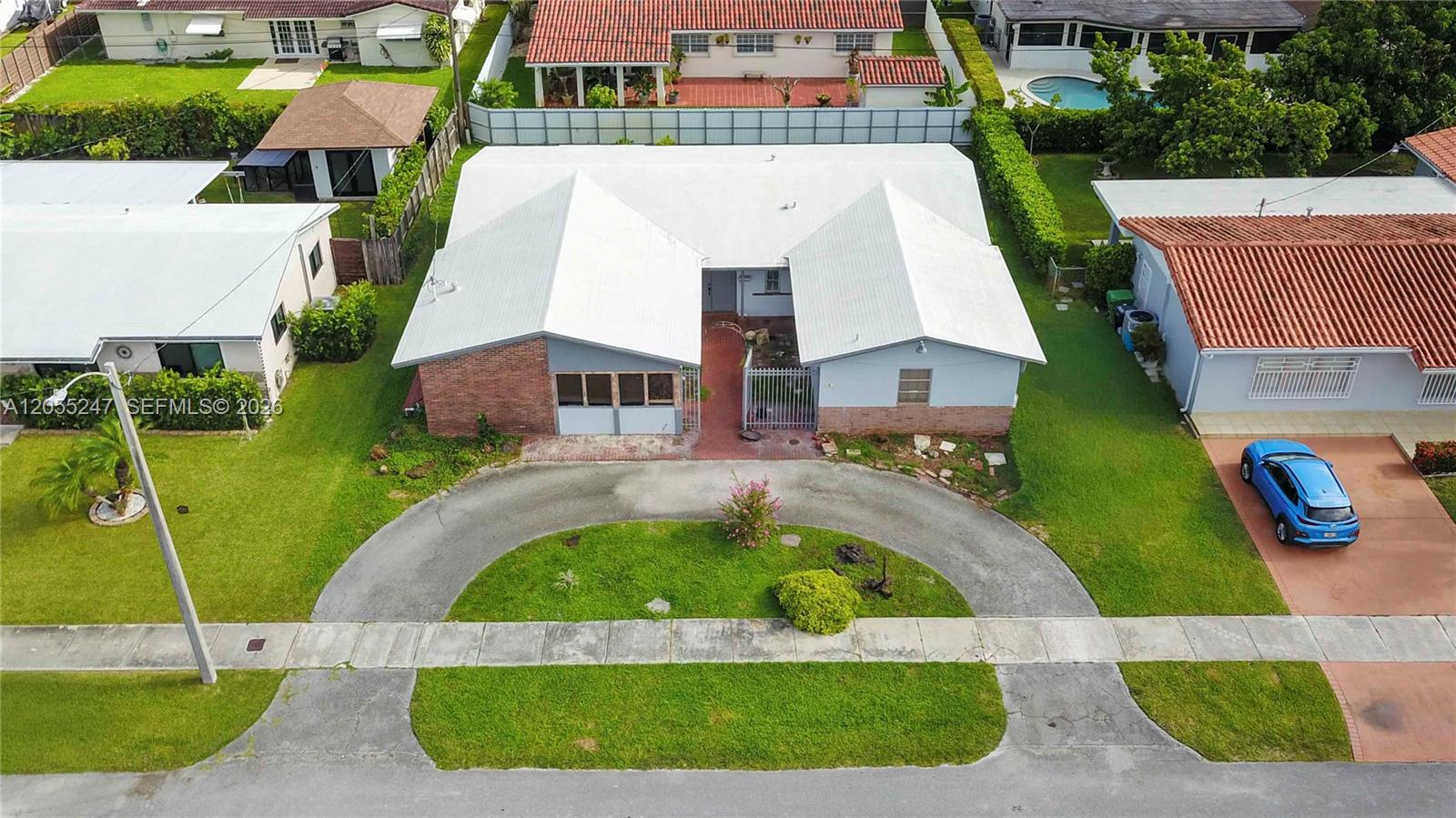 12465 SW 33rd St — Photo 3