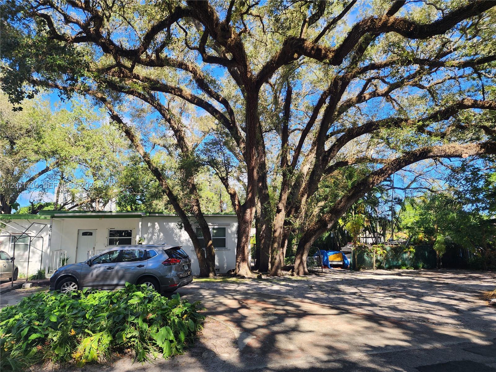 661 NE 164th Ter, Miami FL 33162