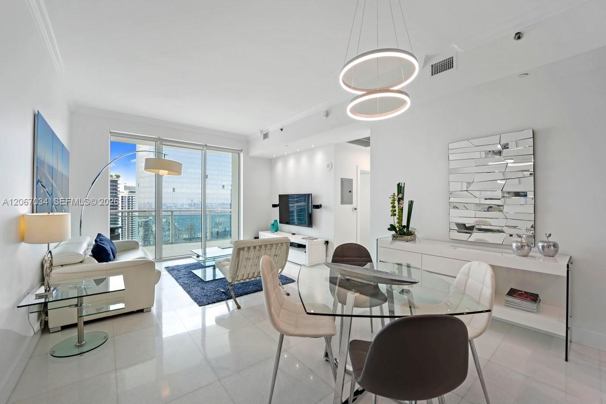 950 Brickell Bay Dr # 4600, Miami FL 33131