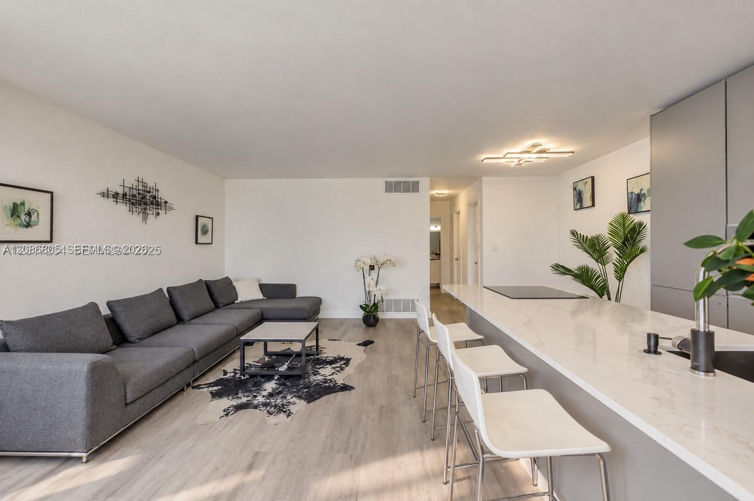1720 Jefferson St # 511 — Photo 2
