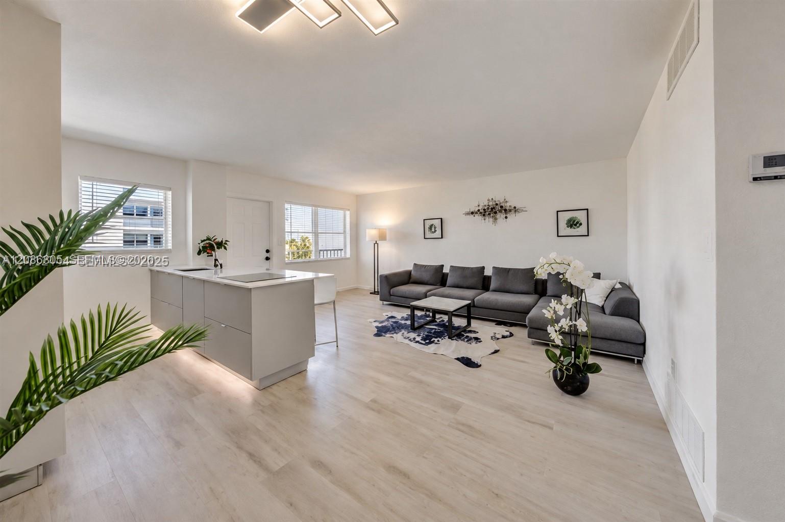 1720 Jefferson St # 511 — Photo 4