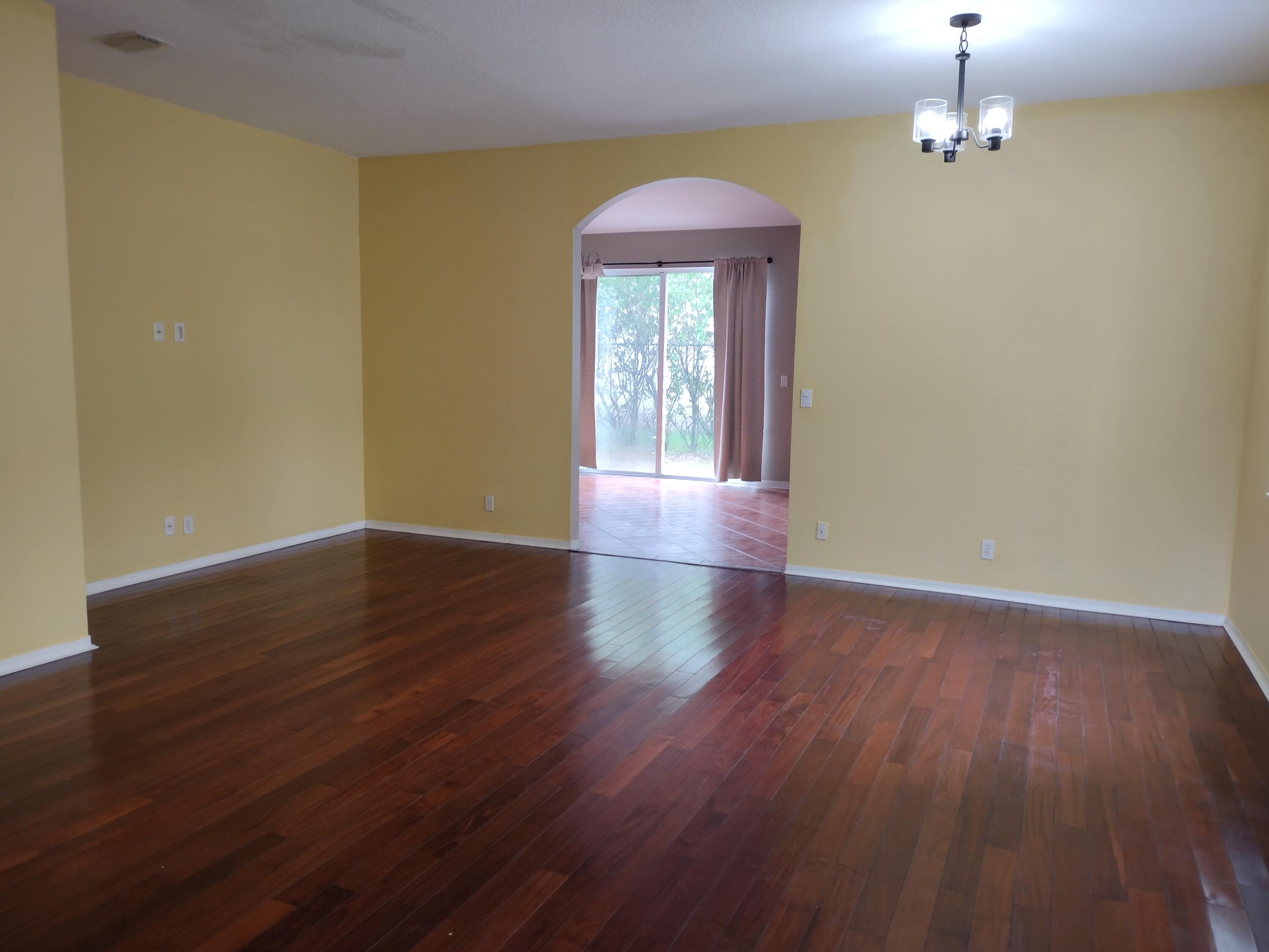 1738 PIERSIDE Circle — Photo 2