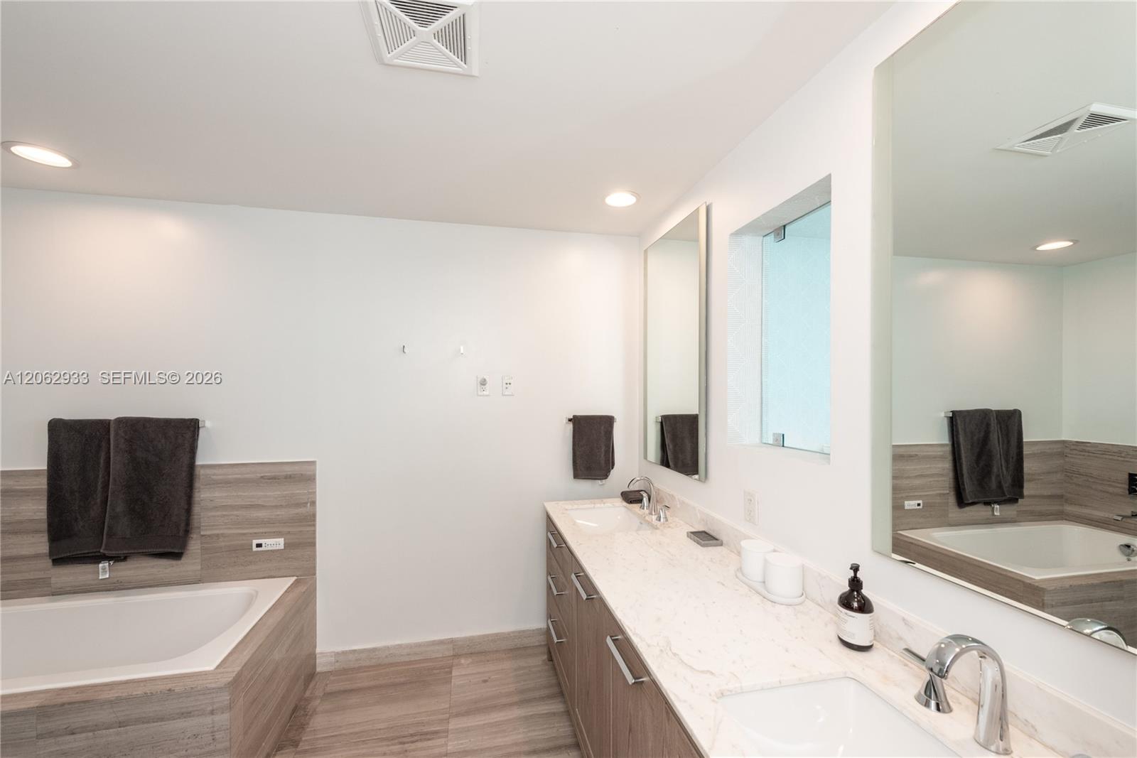 360 Ocean Dr # 904S View 14