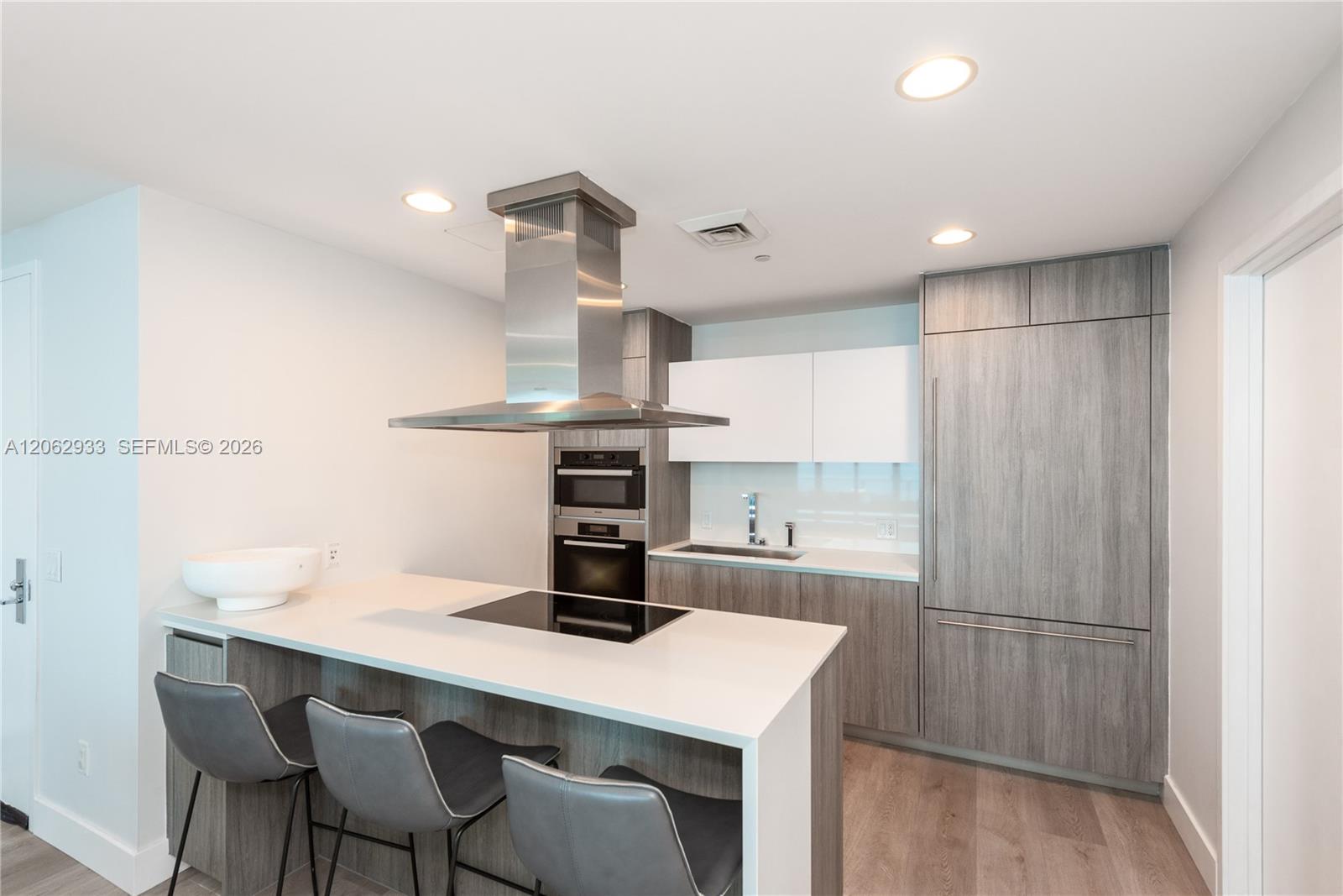 360 Ocean Dr # 904S View 8