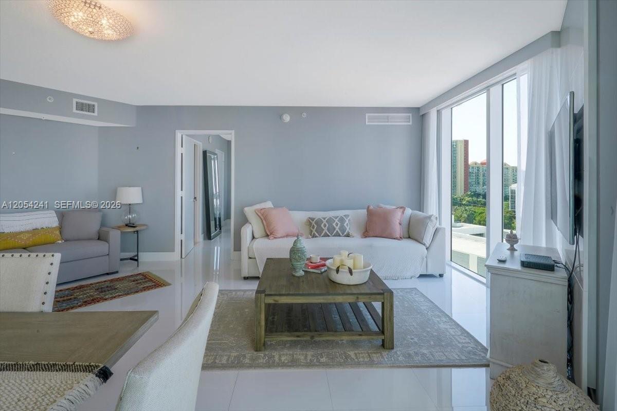 250 Sunny Isles Blvd # 902, Sunny Isles Beach FL 33160