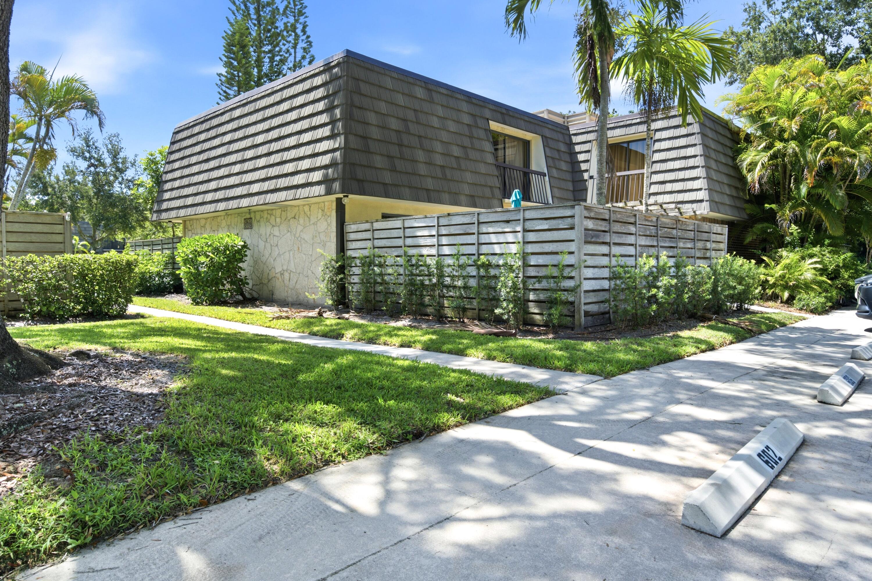 605 6TH Terrace, Palm Beach Gardens FL 33418