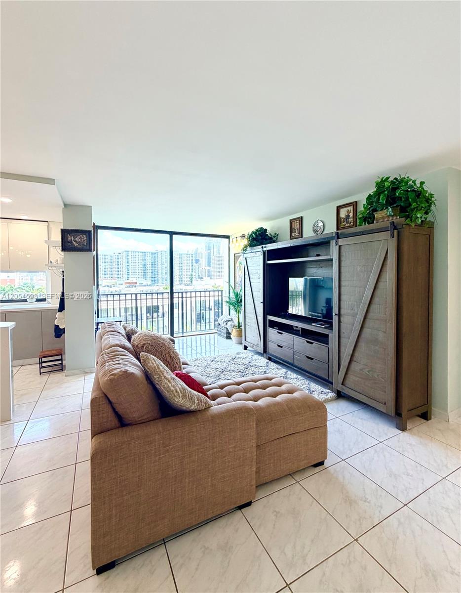 17021 N Bay Rd # 802 — Photo 2