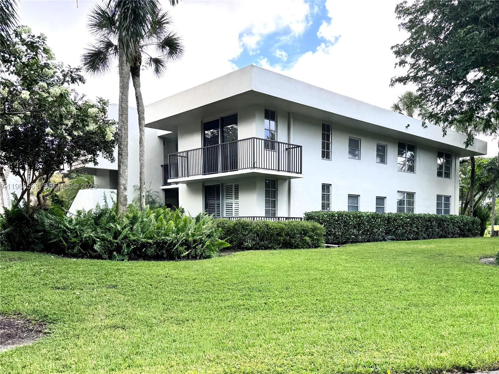 901 W Cypress Ln # 201, Pompano Beach FL 33069