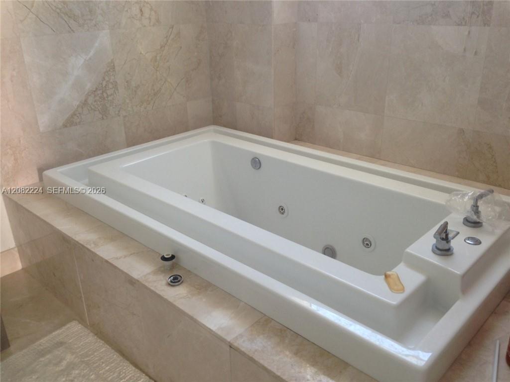 218 SE 14th St # 2108 — Photo 3
