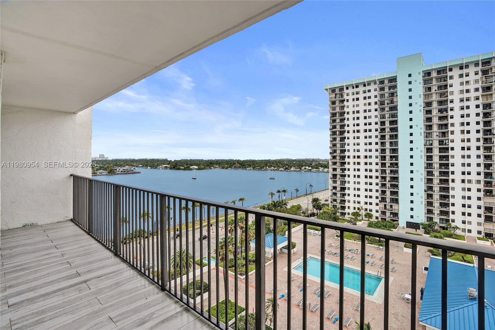 1201 S Ocean Dr # 1407S — Photo 2