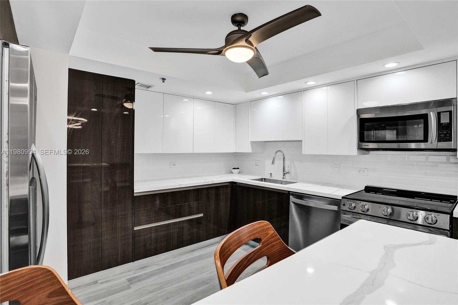 1201 S Ocean Dr # 1407S — Photo 4