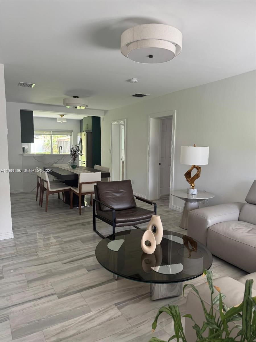 2710 Grant St — Photo 3
