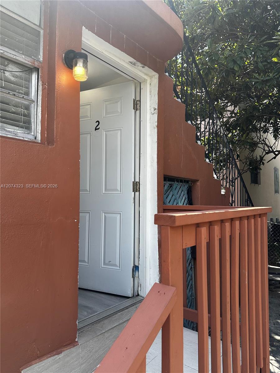 100 SW 18th Ct # 2 — Photo 2