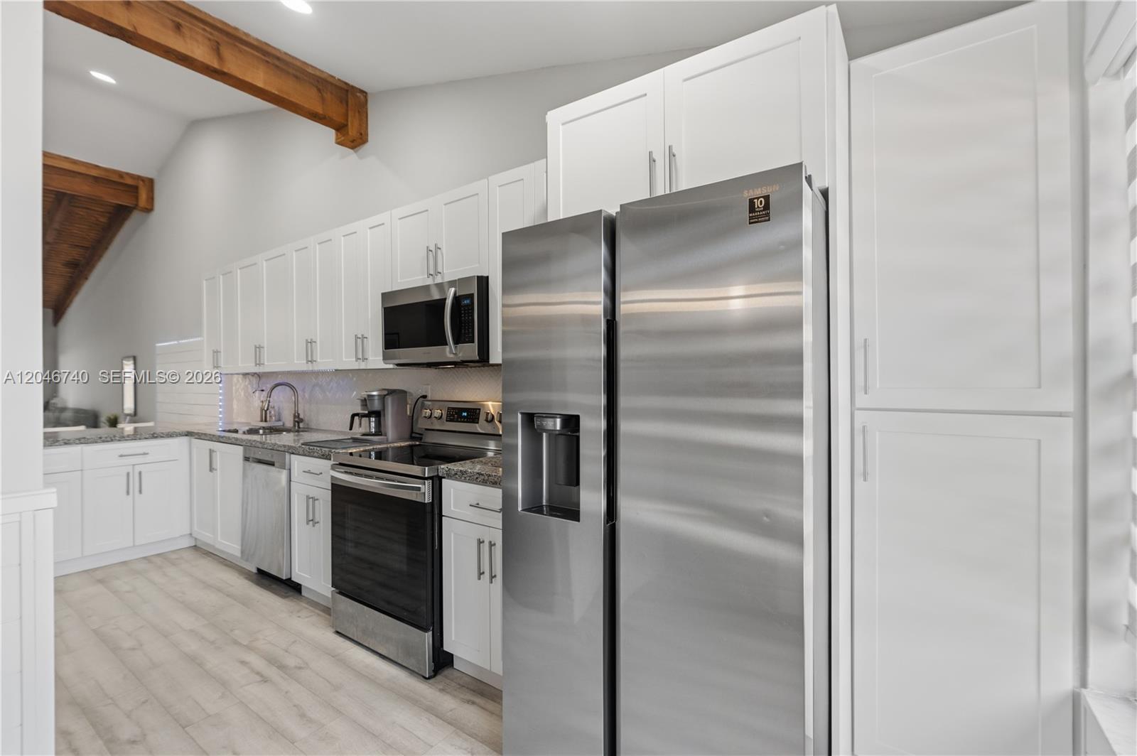10311 Laurel Ct — Photo 4