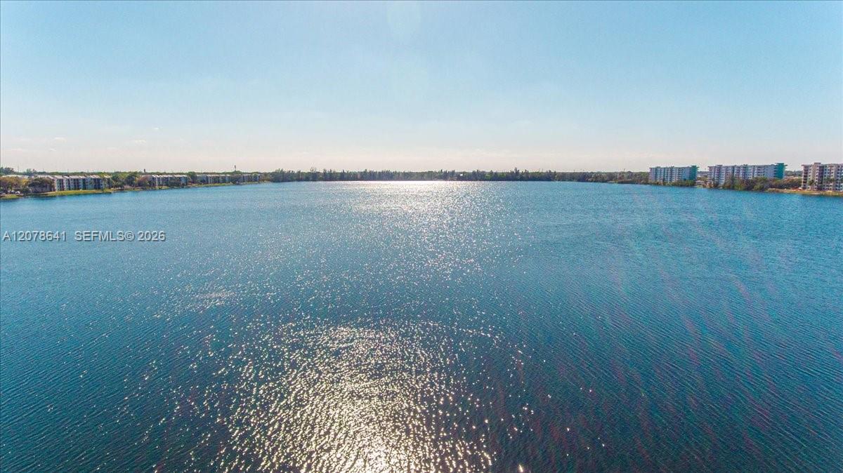 110 Lake Emerald Dr # 403 — Photo 2