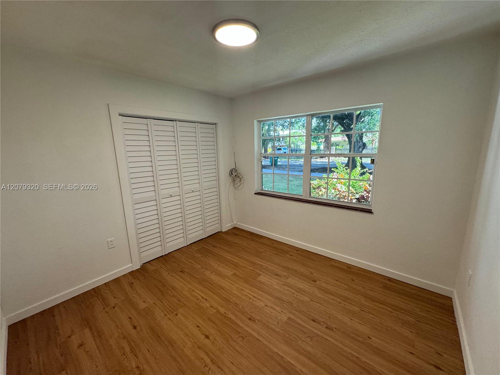 5765 SW 48th St — Photo 5