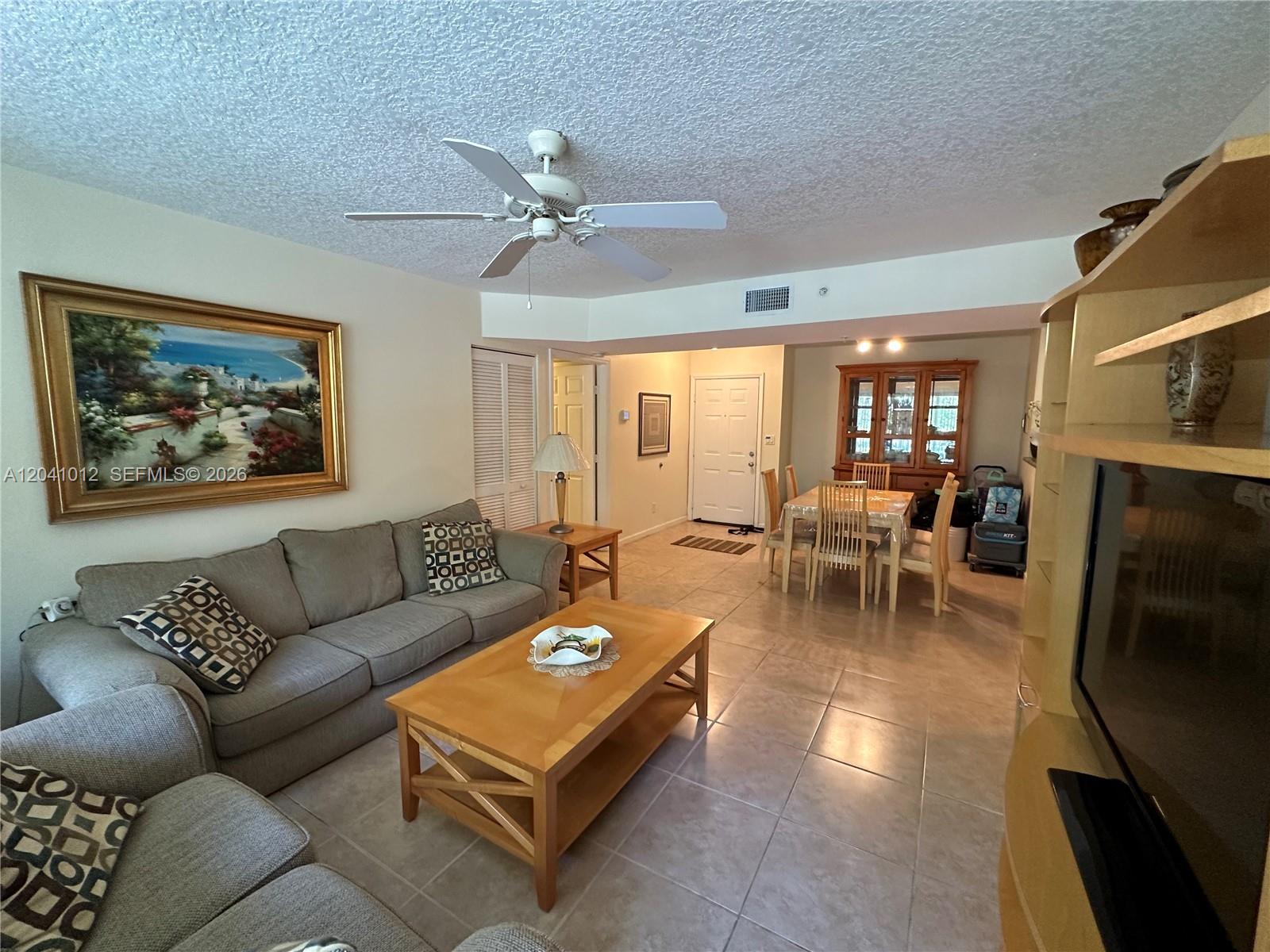 619 E Sheridan St # 105 — Photo 4