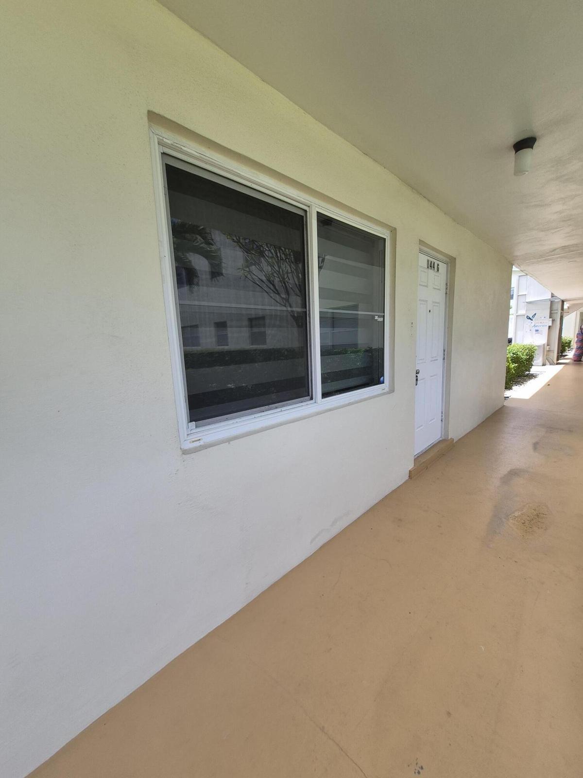 144 Dorchester G, West Palm Beach FL 33417