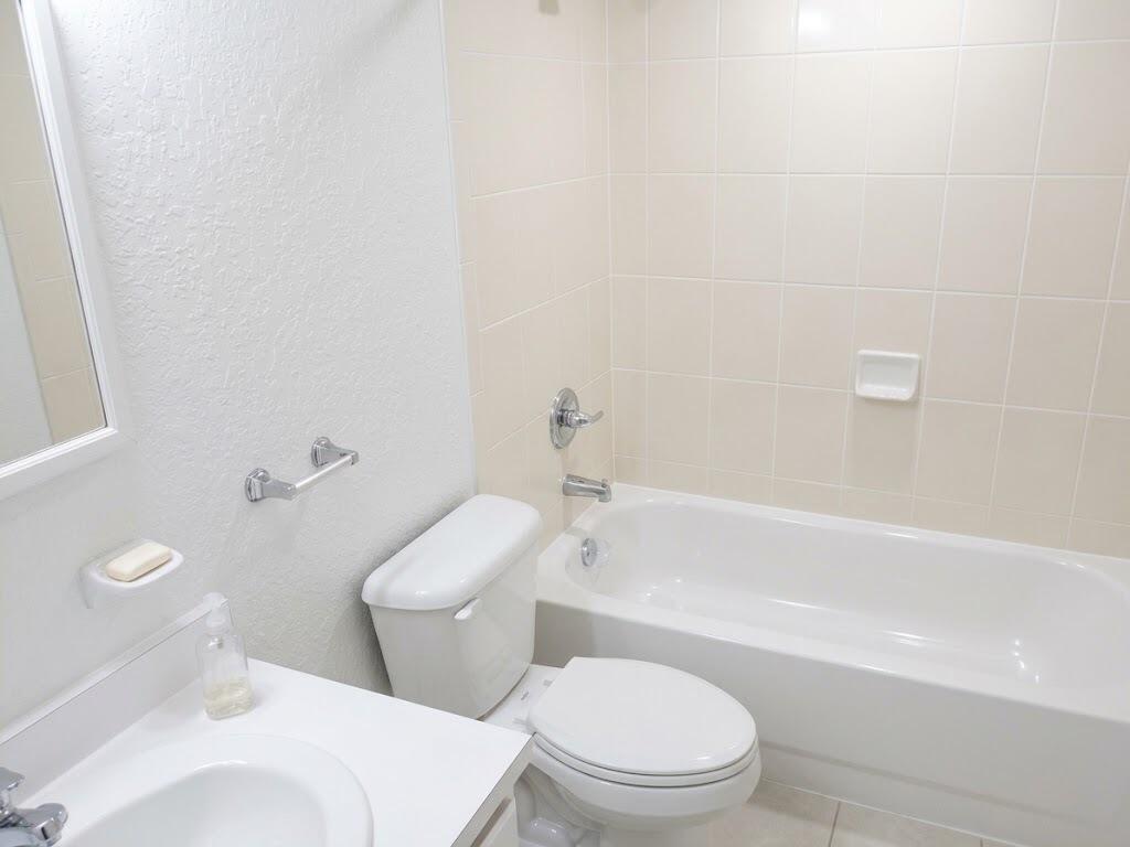 2711 NW 13TH Street — Photo 3
