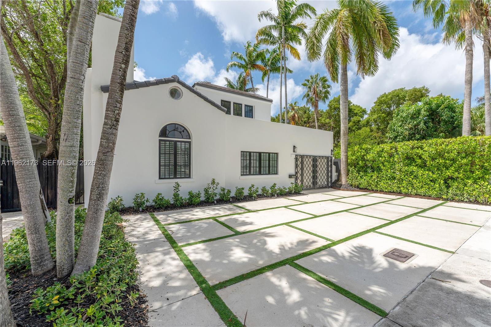 1826 Fairhaven Pl, Miami FL 33133