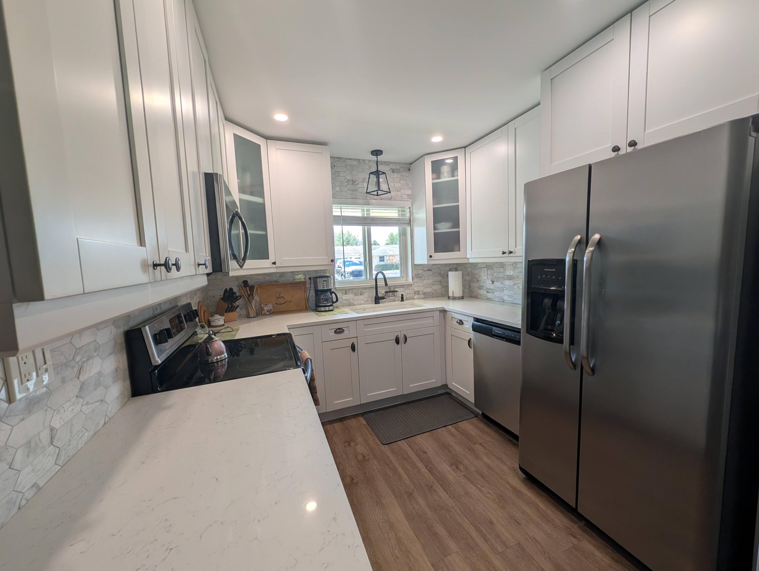 2671 Emory Drive E # B — Photo 2