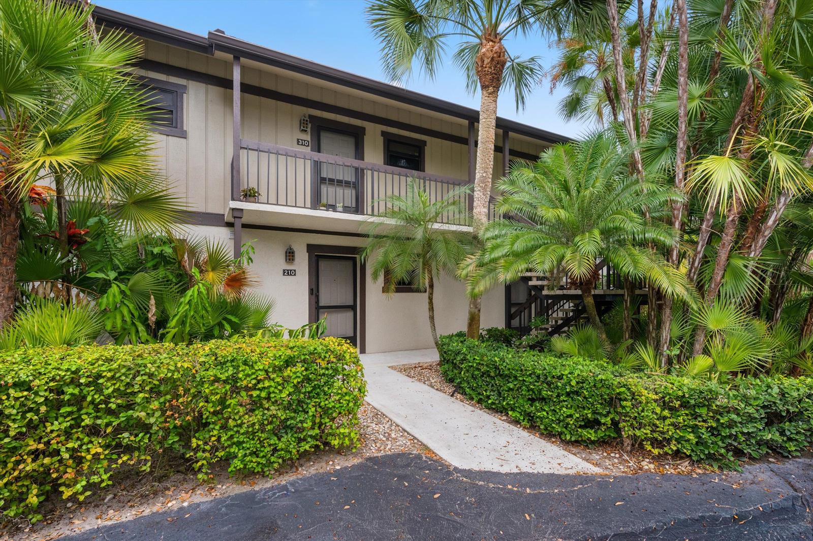 13334 Polo Club Road # 211, Wellington FL 33414