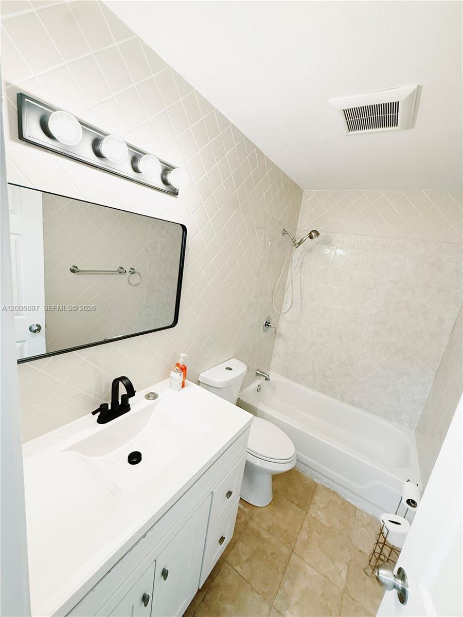 4259 Royal Banyan Way # B — Photo 5