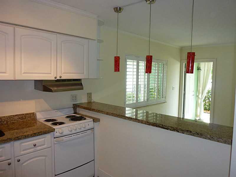 2124 NE 5th Avenue # 103 — Photo 2