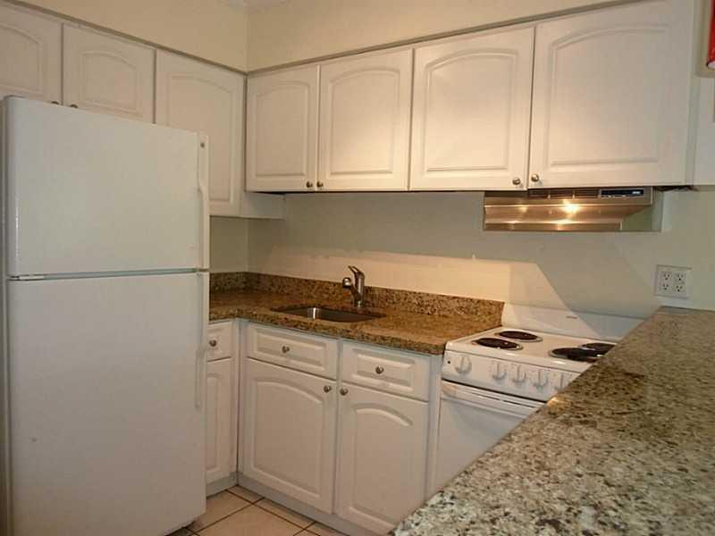 2124 NE 5th Avenue # 103 — Photo 3