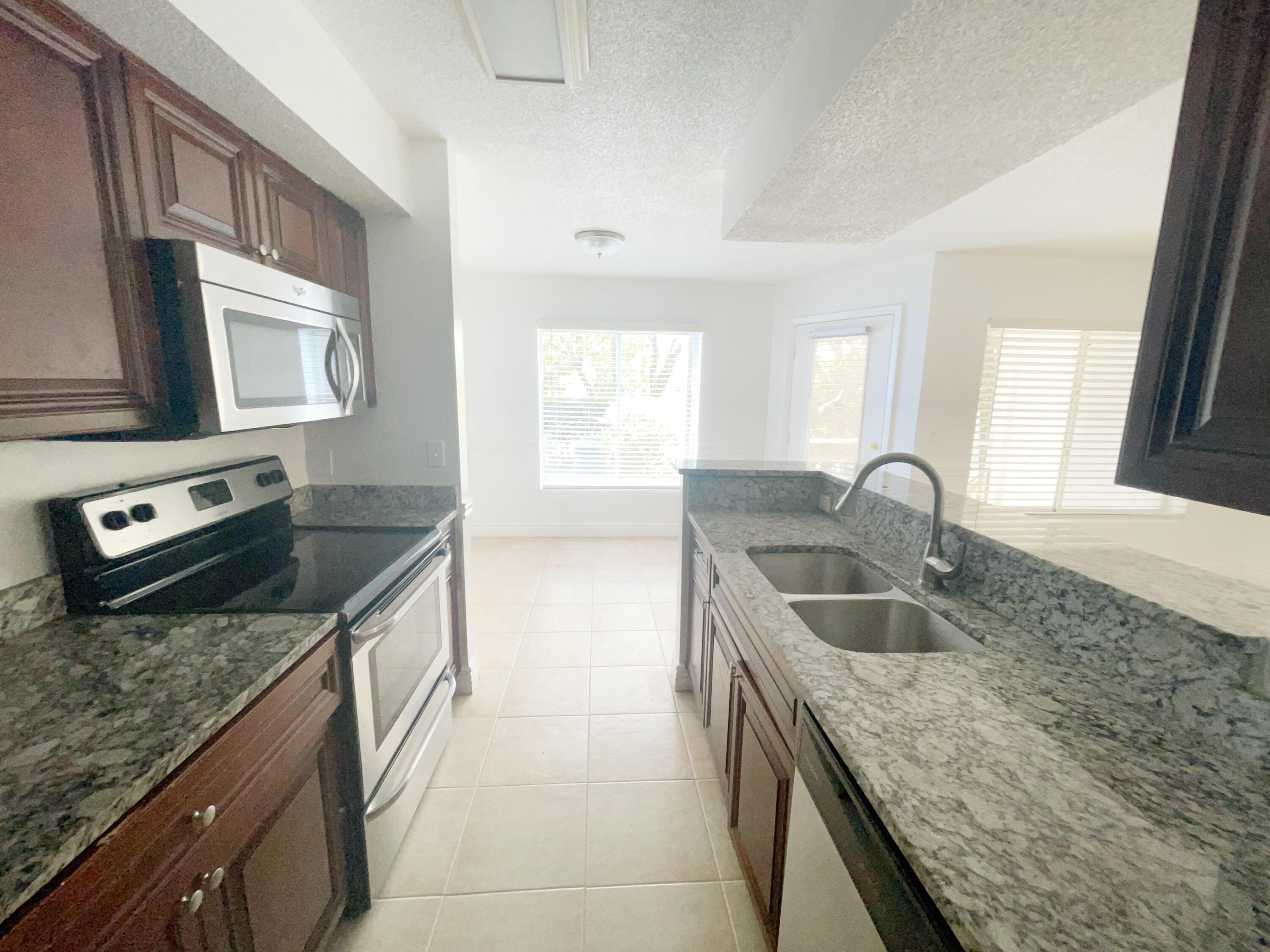 815 W Boynton Beach Boulevard W # 102 — Photo 4