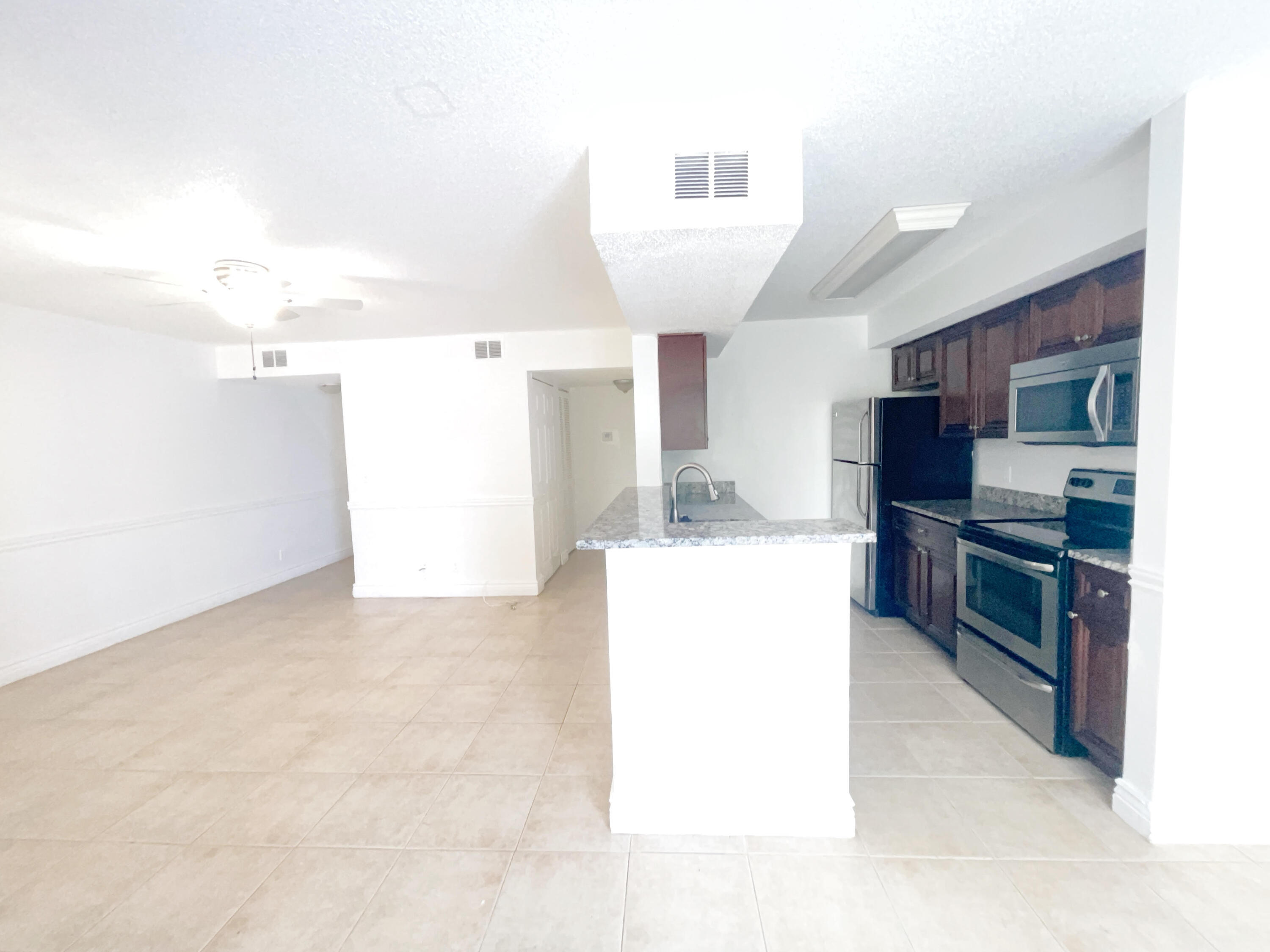 815 W Boynton Beach Boulevard W # 102 — Photo 3