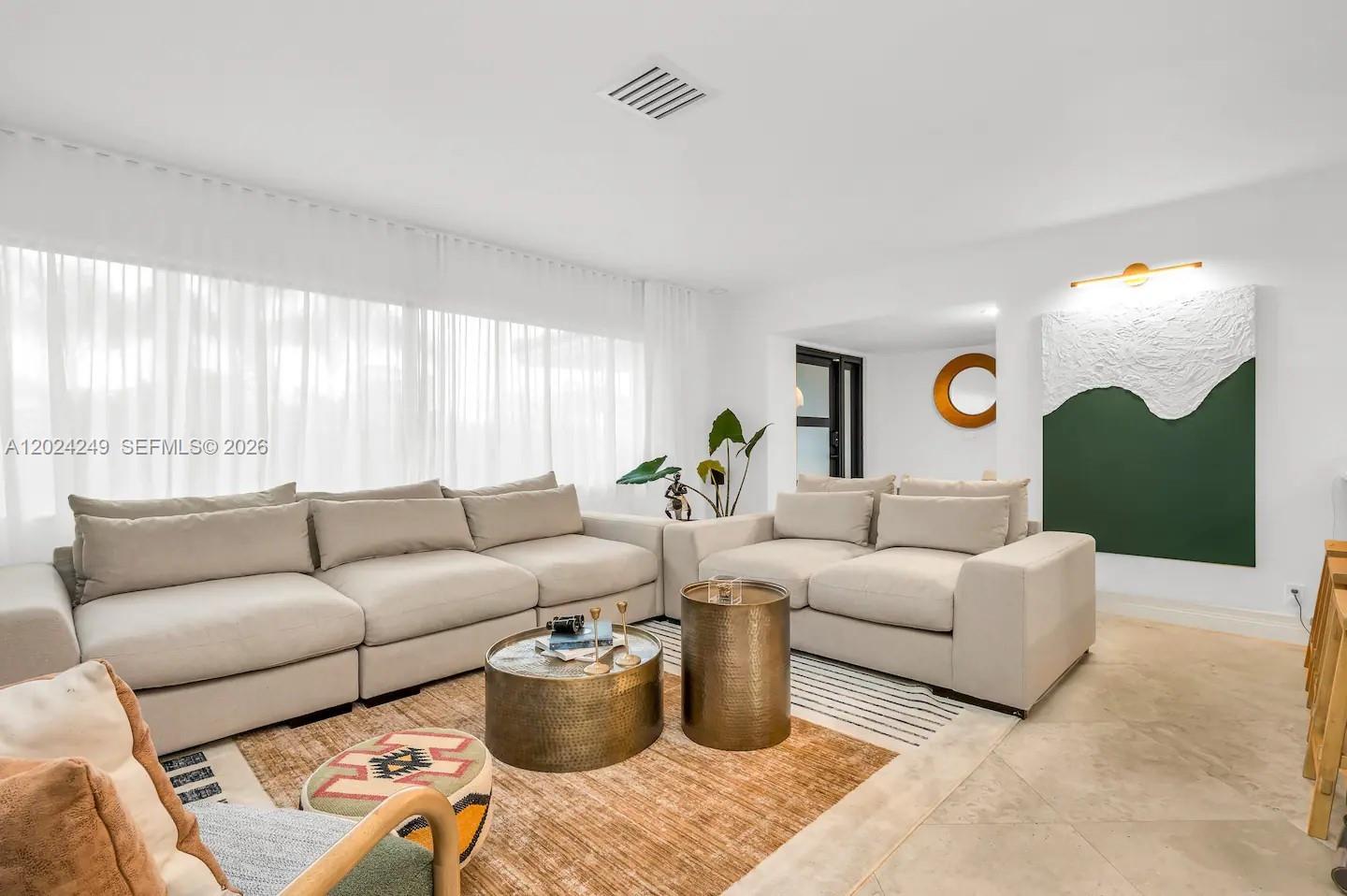 5250 NE 15th Ave — Photo 5
