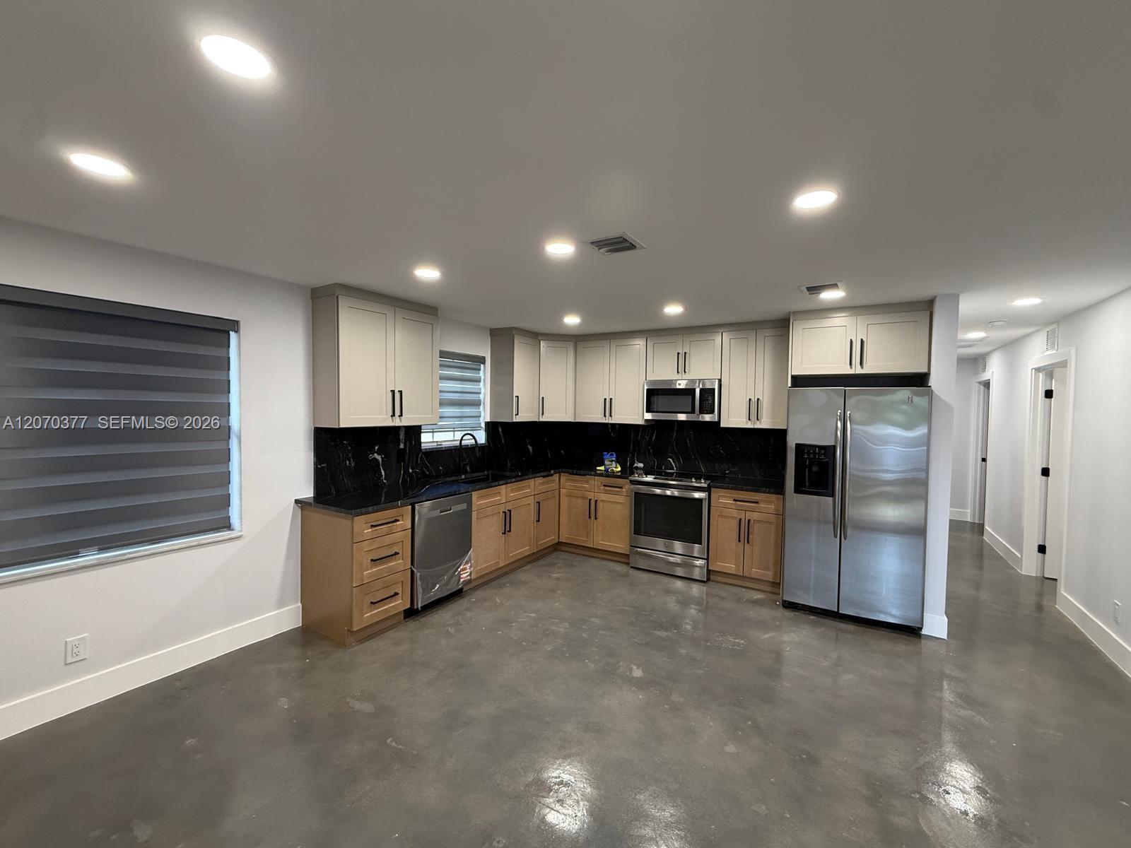 17 SW 6th Ave # 17, Dania Beach FL 33004