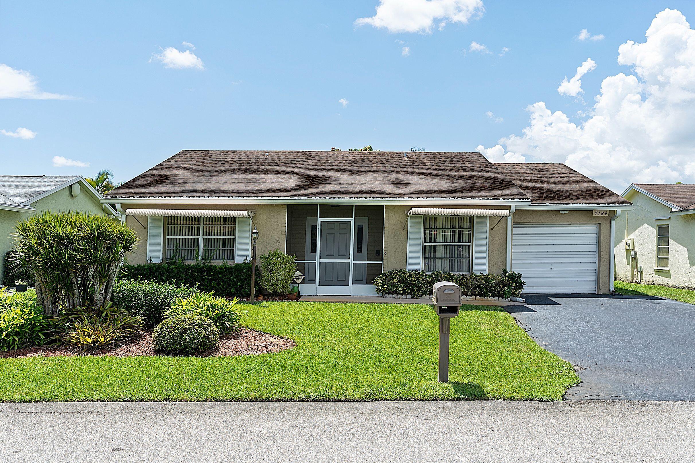 7184 PINE MANOR Drive — Photo 2