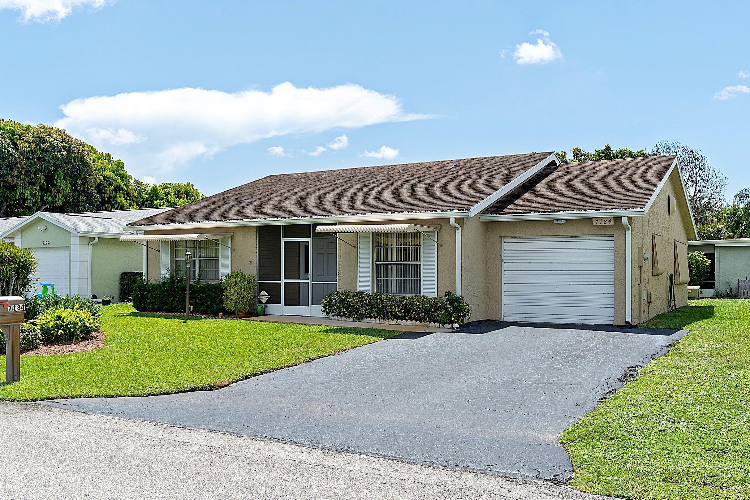 7184 PINE MANOR Drive — Photo 3