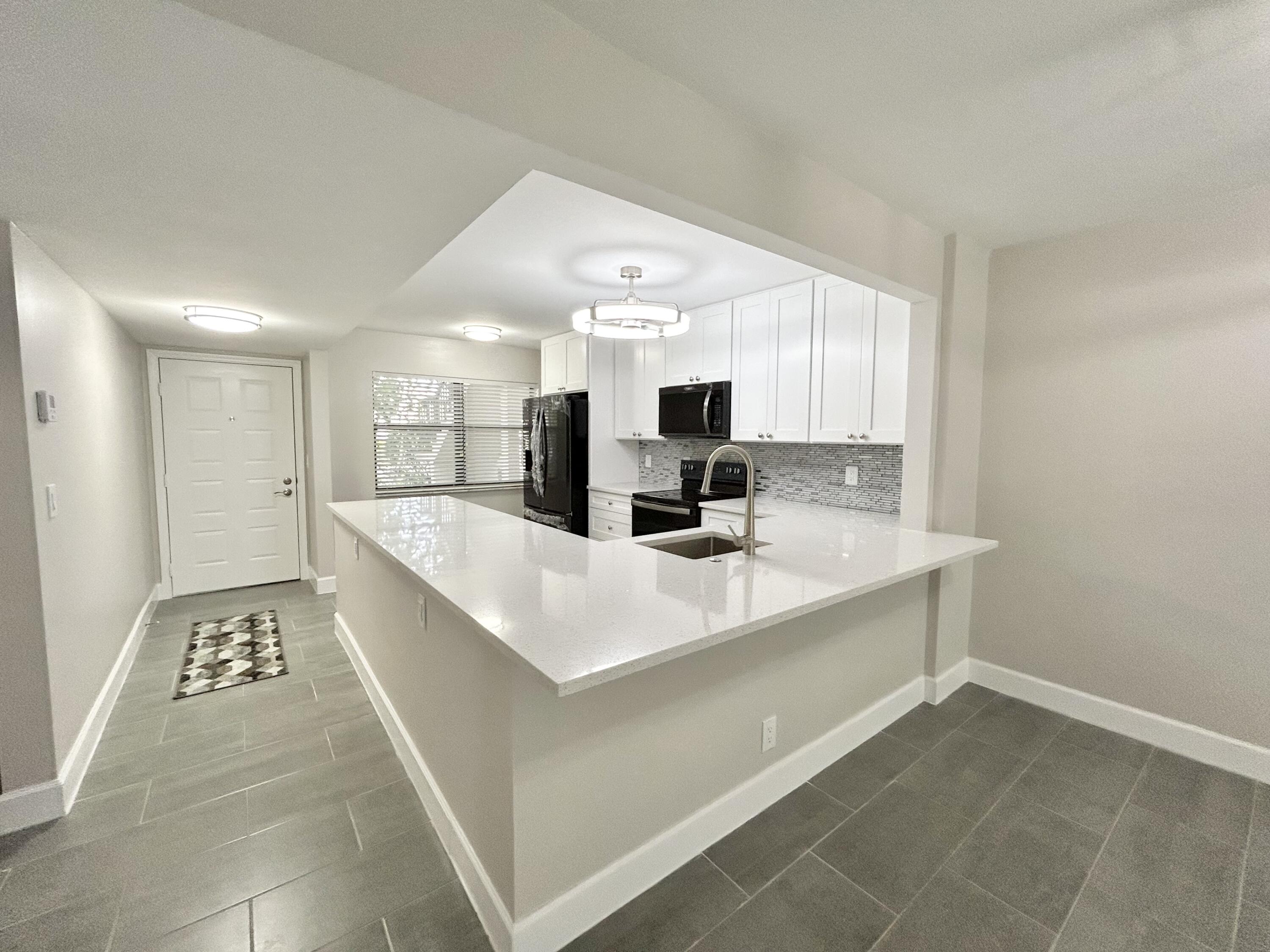 7681 Tahiti Lane # 102, Lake Worth FL 33467