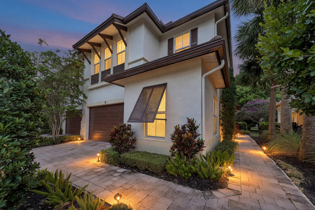 23008 Clear Echo Drive # 11, Boca Raton FL 33433