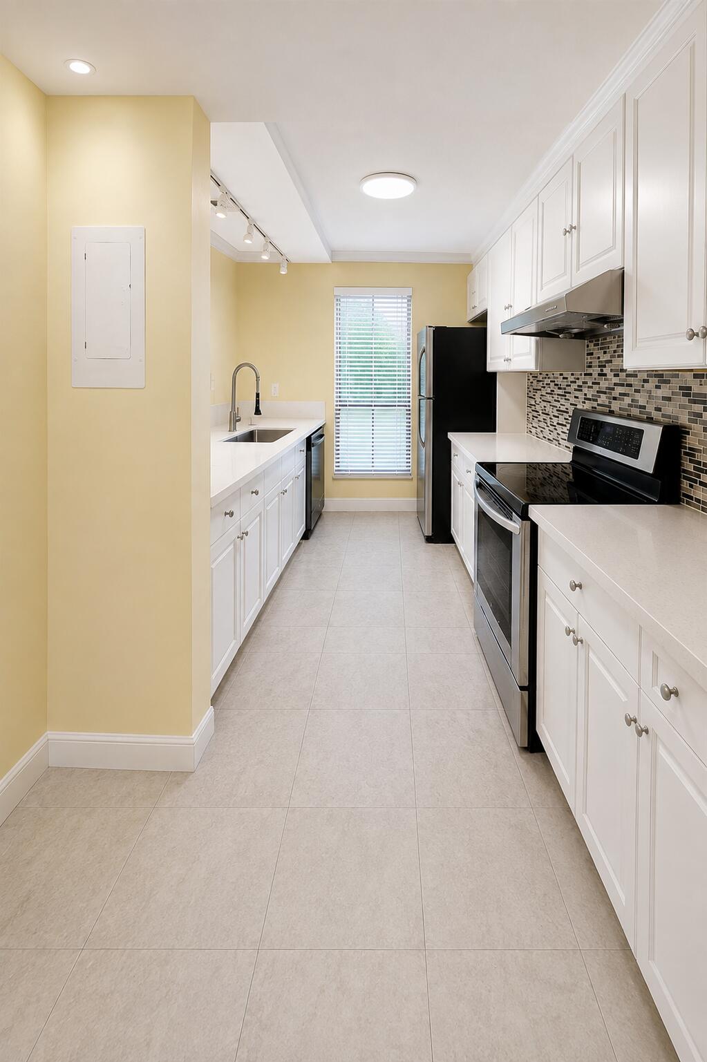 4206 NW 114TH Terrace # 06 — Photo 3