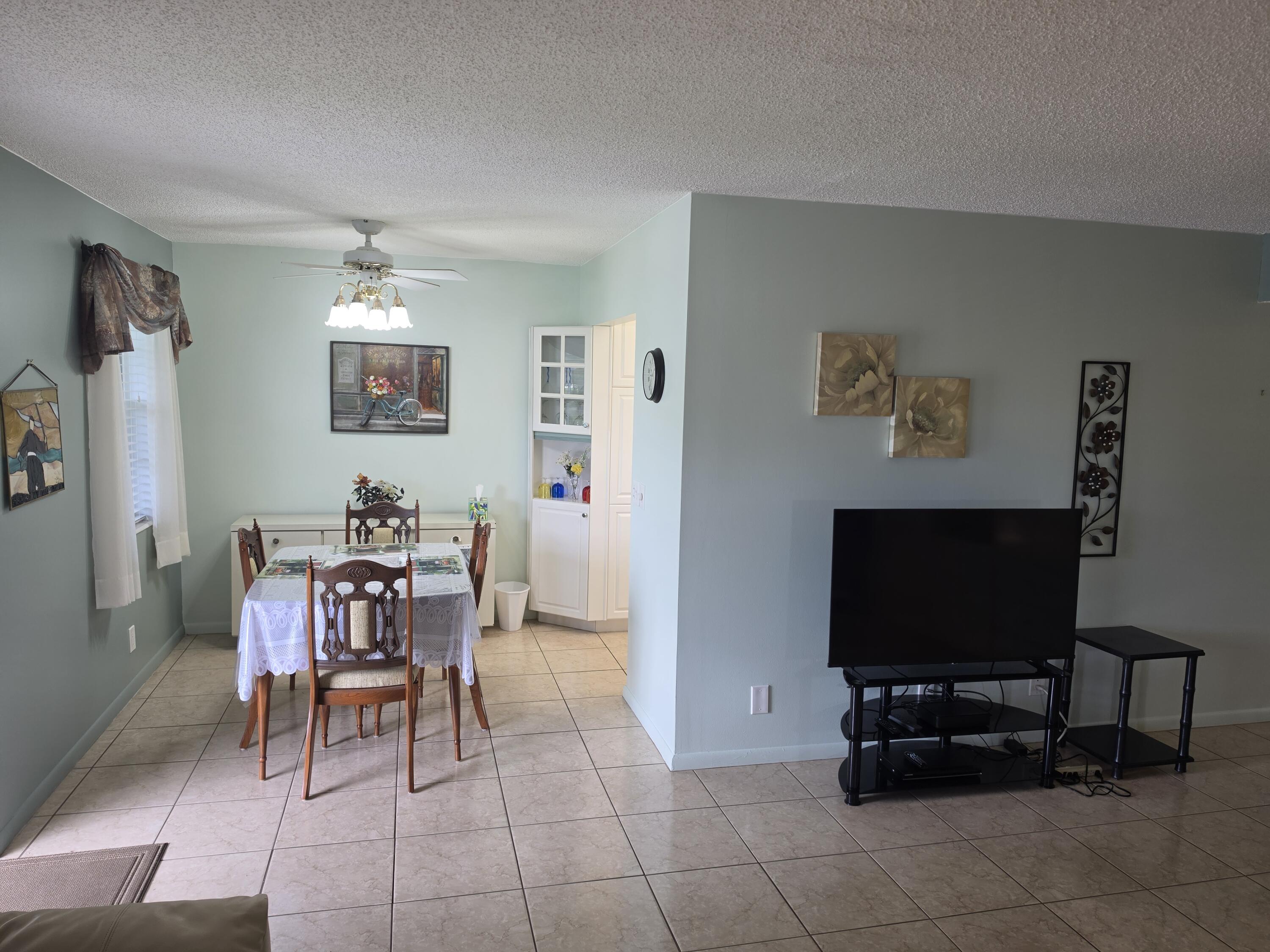 15 Markham # A — Photo 3