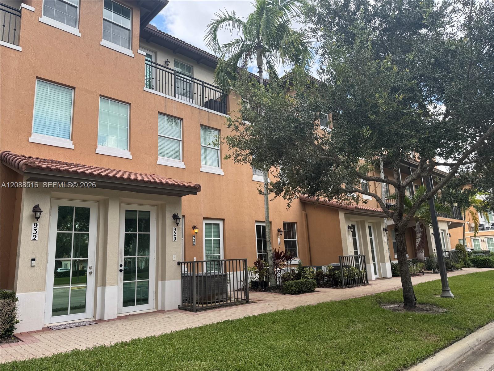 928 SW 147th Ave # 2906, Pembroke Pines FL 33027