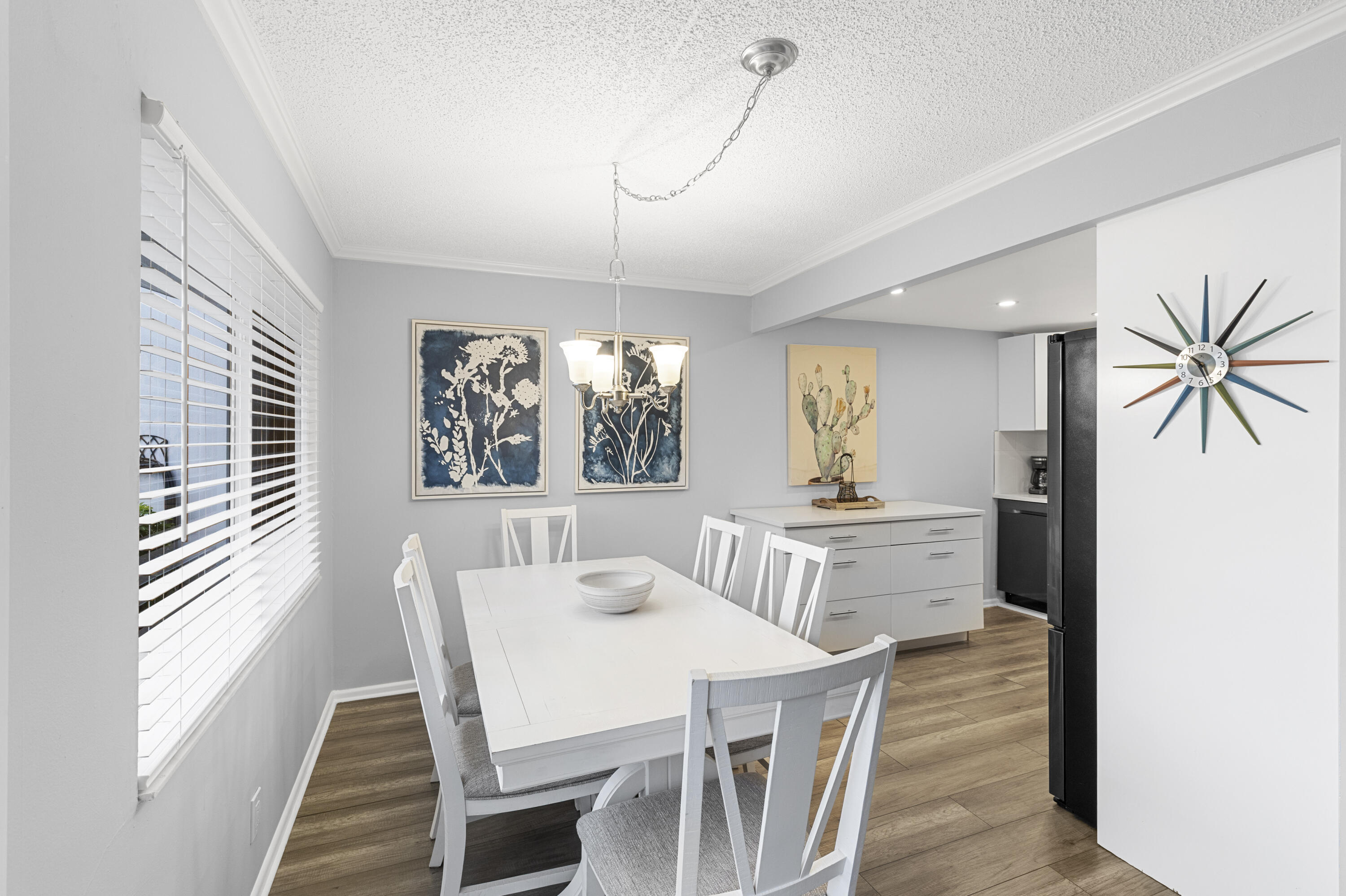 1032 Ventnor H Crescent # H — Photo 2