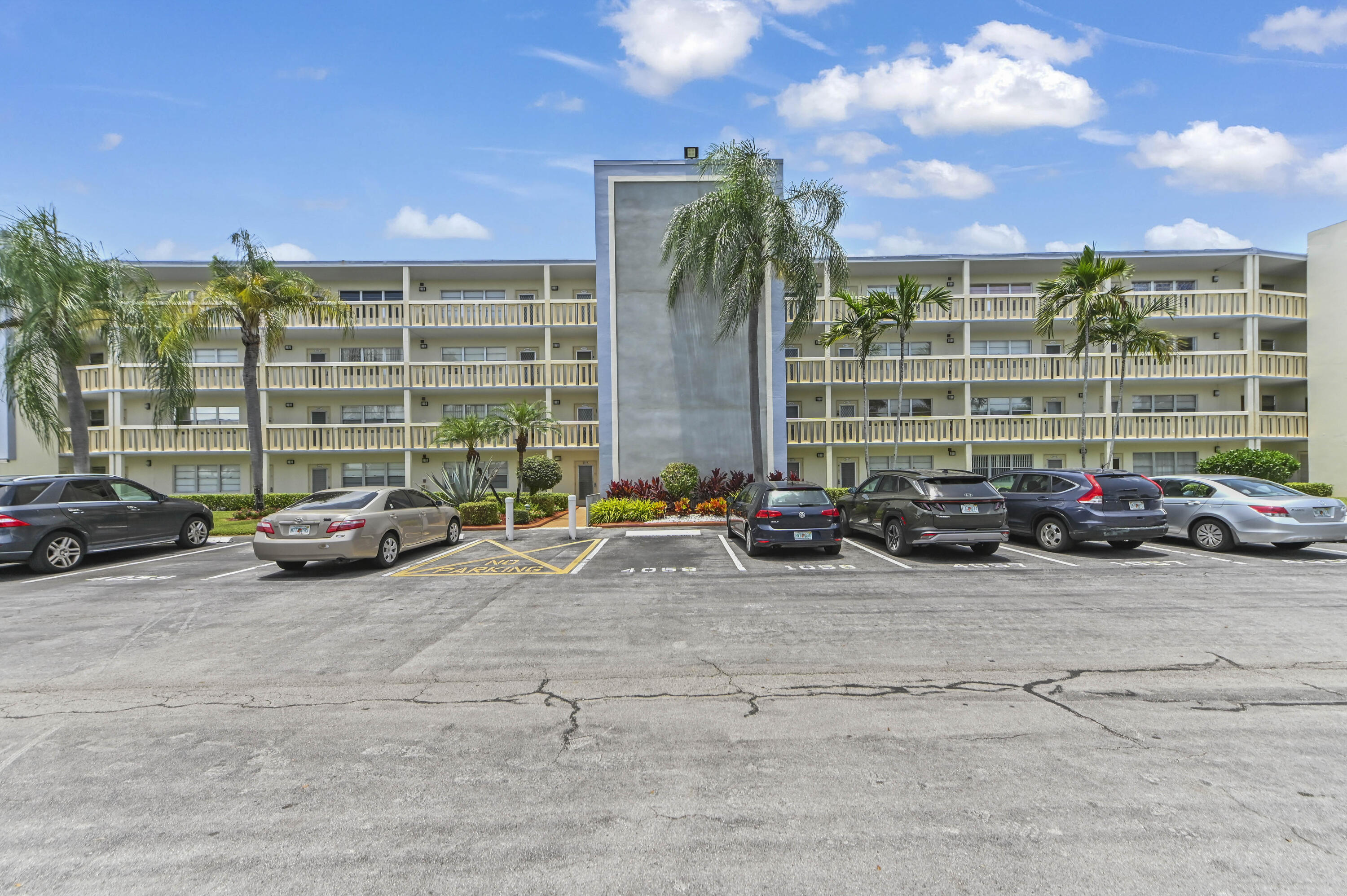 2056 Ainslie D, Boca Raton FL 33434