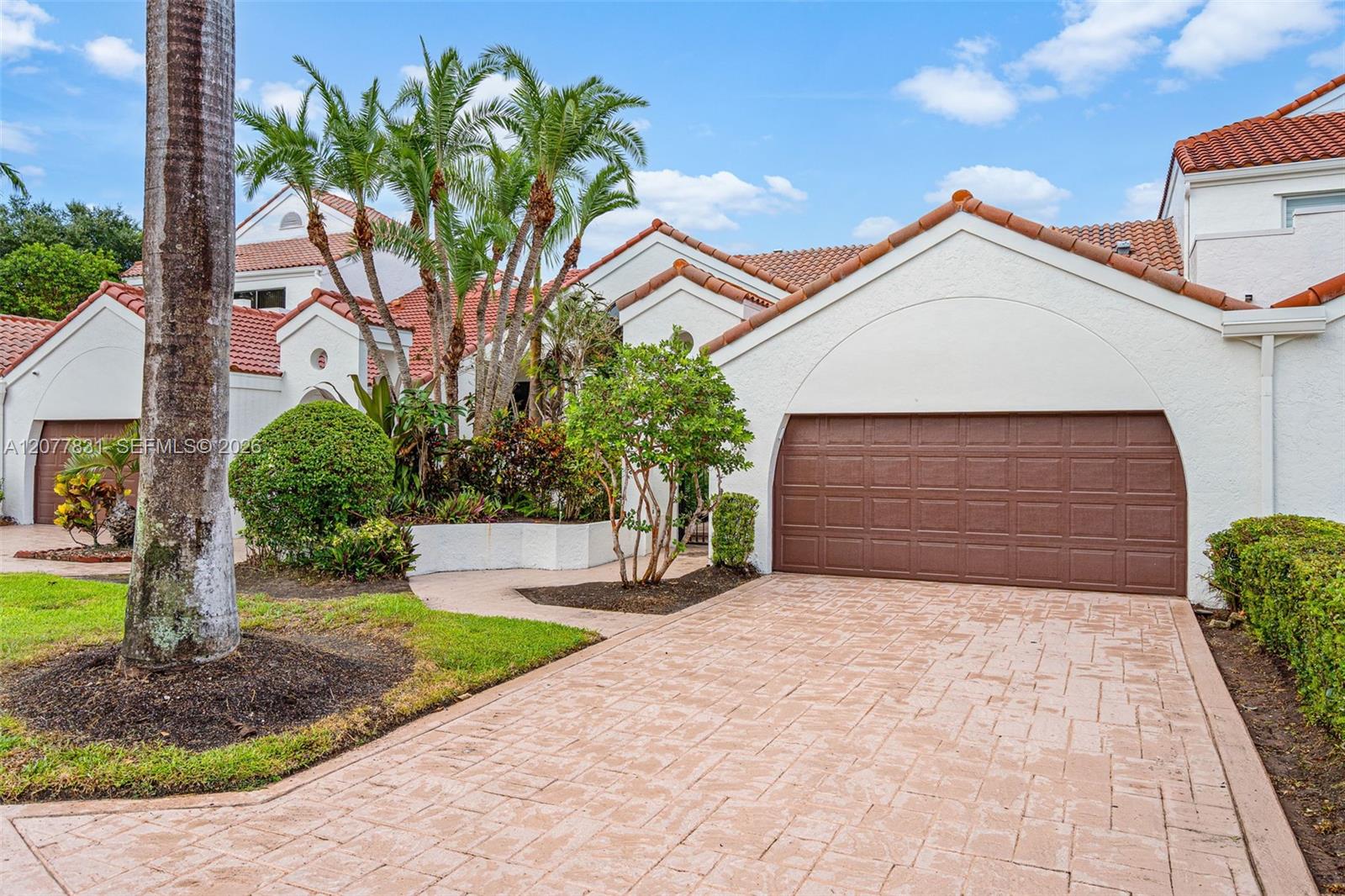 7481 Campo Florido — Photo 2