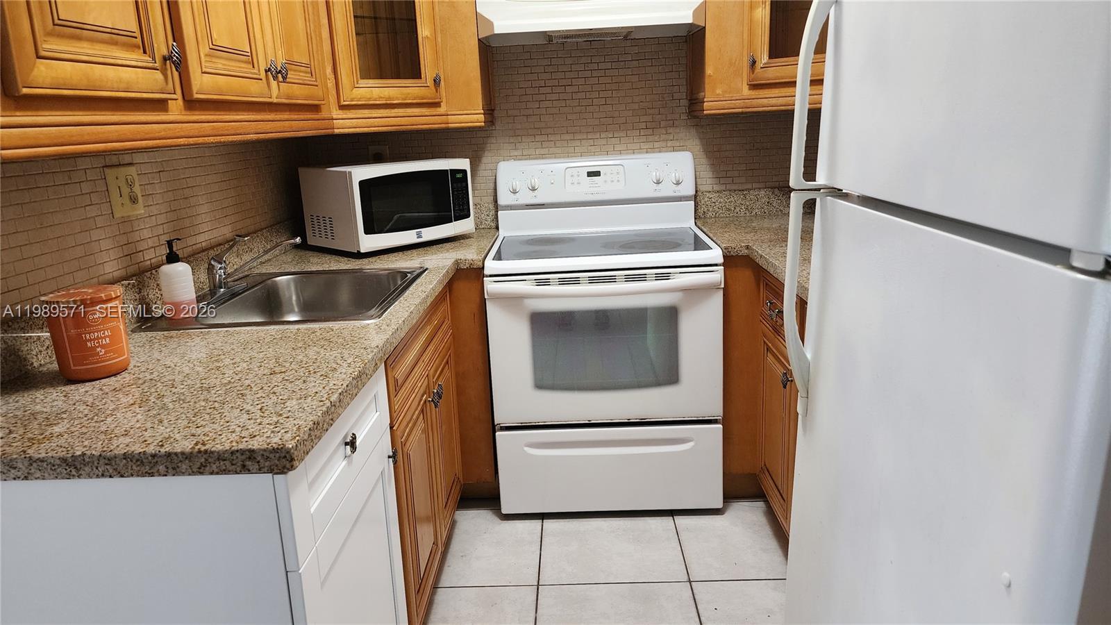 9405 W Flagler St # D204 — Photo 4