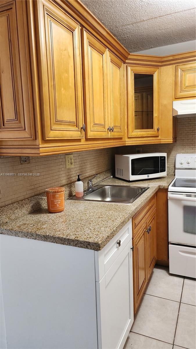 9405 W Flagler St # D204 — Photo 5