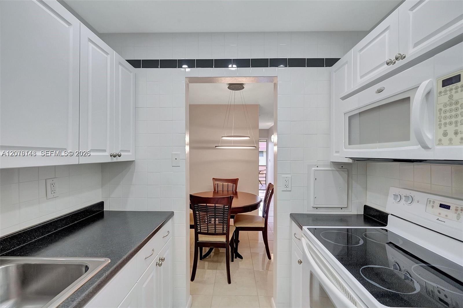 17001 NE 13th ave # 306 — Photo 3