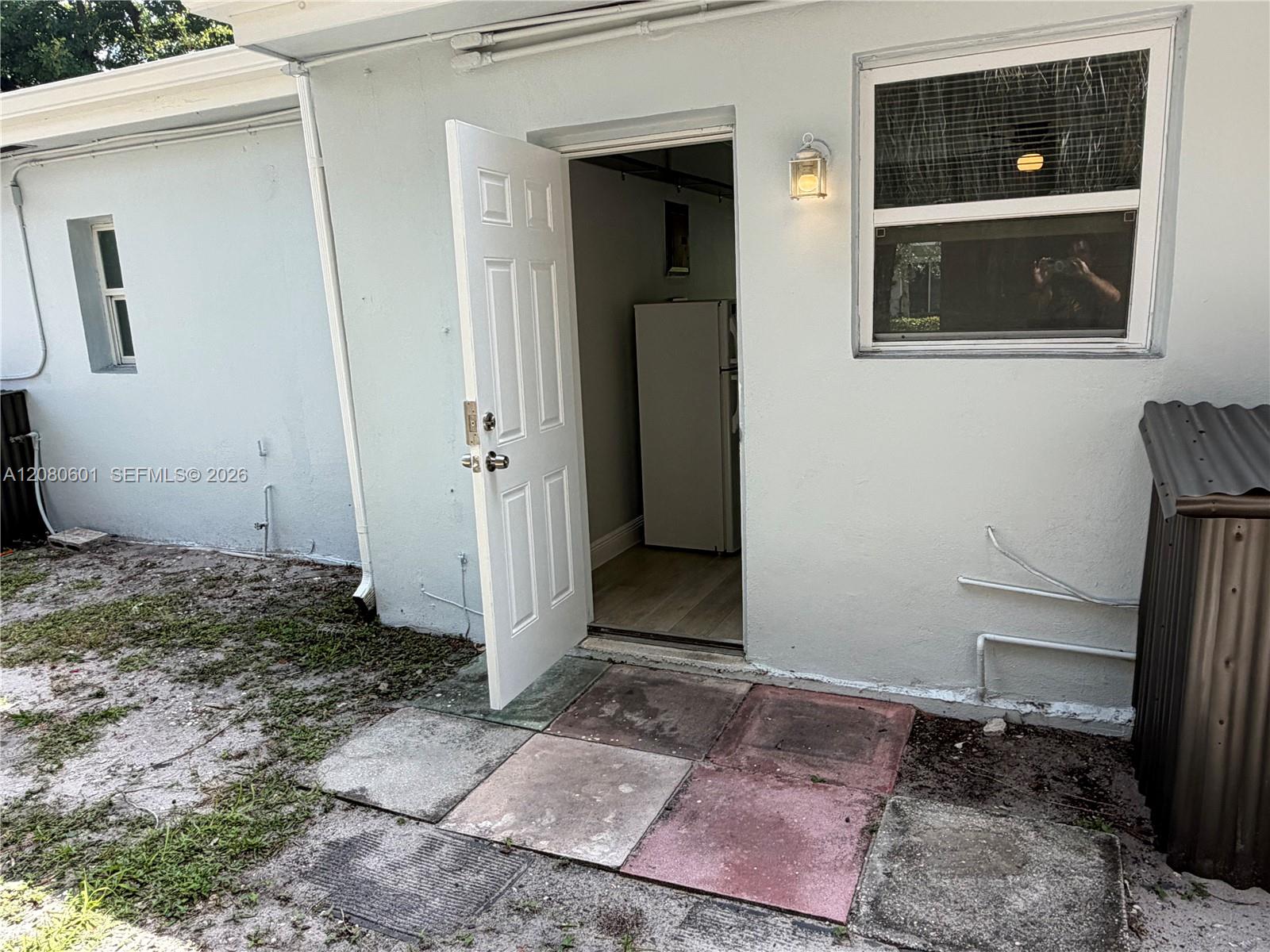 2803 NE 6th Ln # 2803 — Photo 3