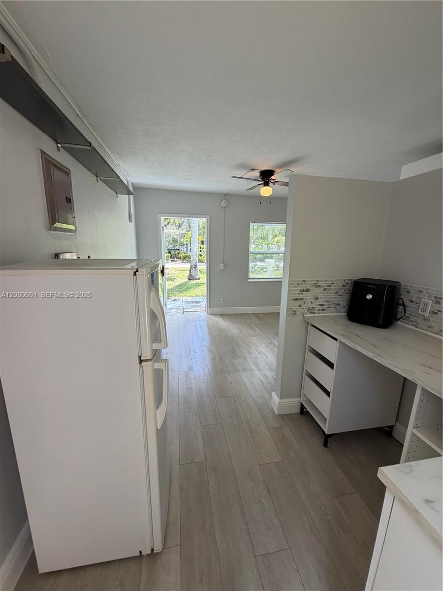 2803 NE 6th Ln # 2803 — Photo 4