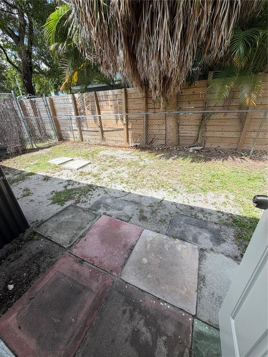 2803 NE 6th Ln # 2803 — Photo 5