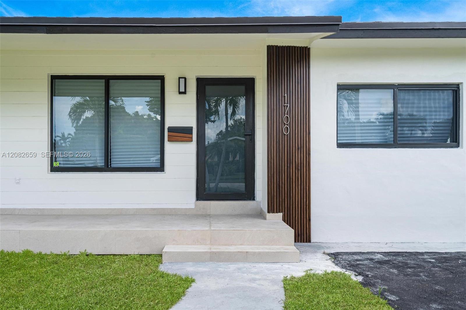 1700 SW 71st Ct — Photo 3